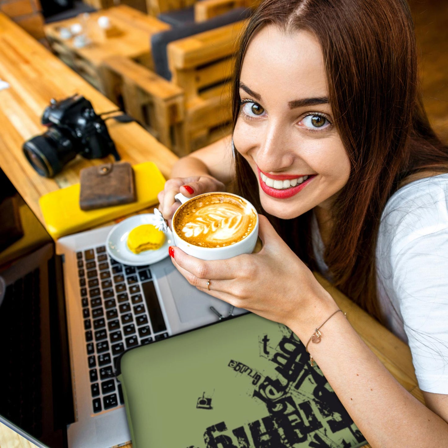 Das Anti-Shock-System der LS123 Grunge Designer Tasche bewahrt Ihren Laptop vor leichten Stößen und Erschütterungen