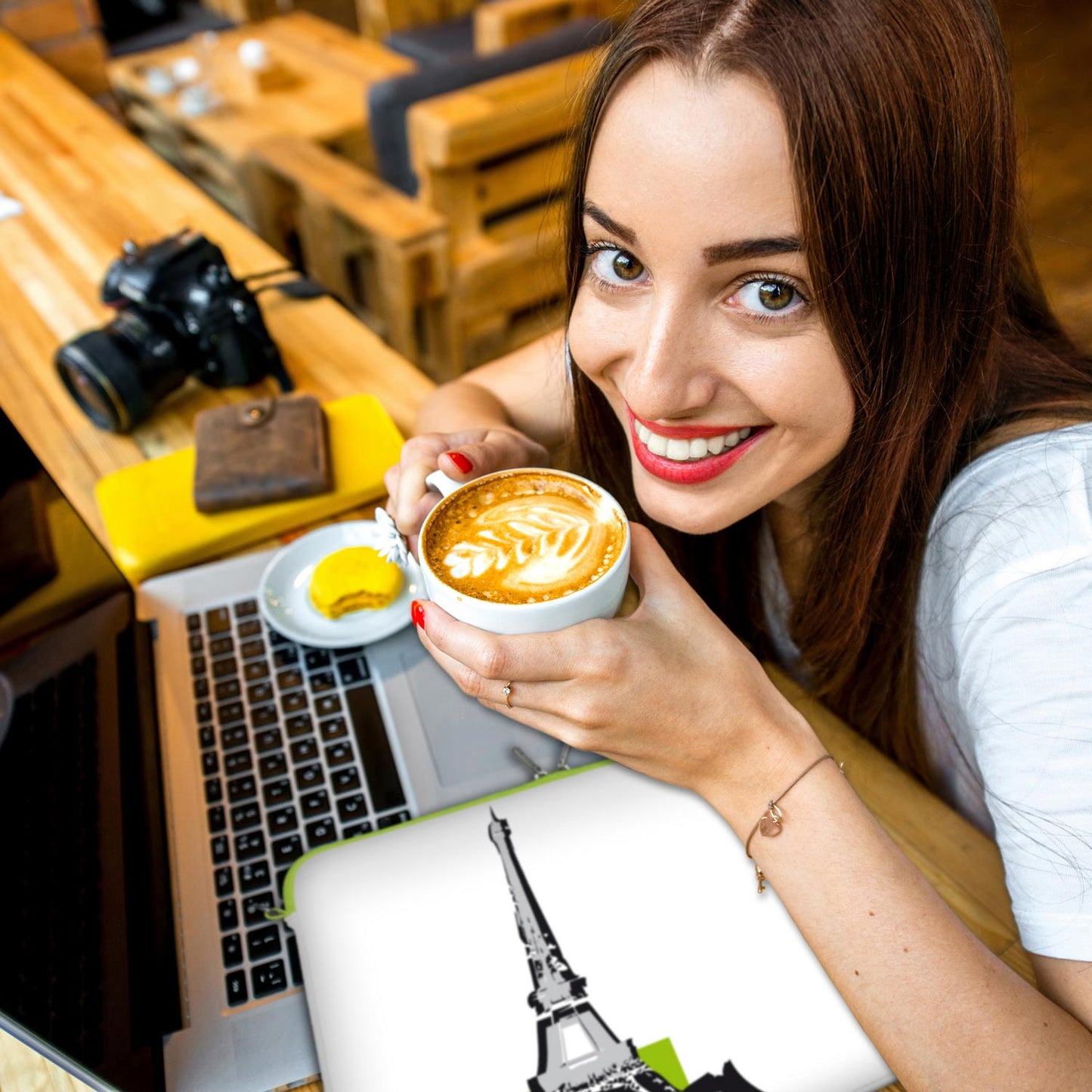 Das Anti-Shock-System der LS136 Paris Designer Tasche bewahrt Ihren Laptop vor leichten Stößen und Erschütterungen