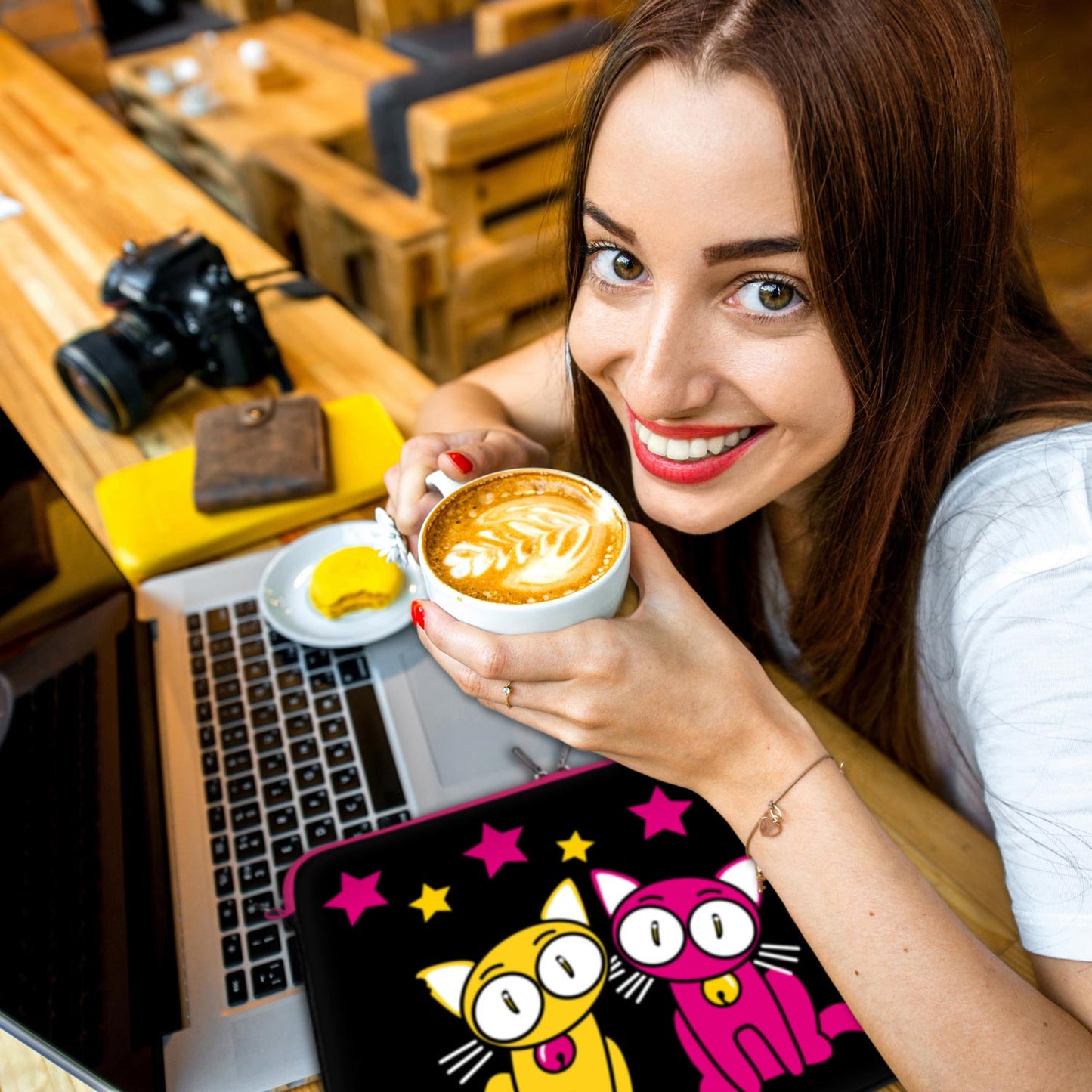 Das Anti-Shock-System der LS144 Kitty to Go Designer Tasche bewahrt Ihren Laptop vor leichten Stößen und Erschütterungen