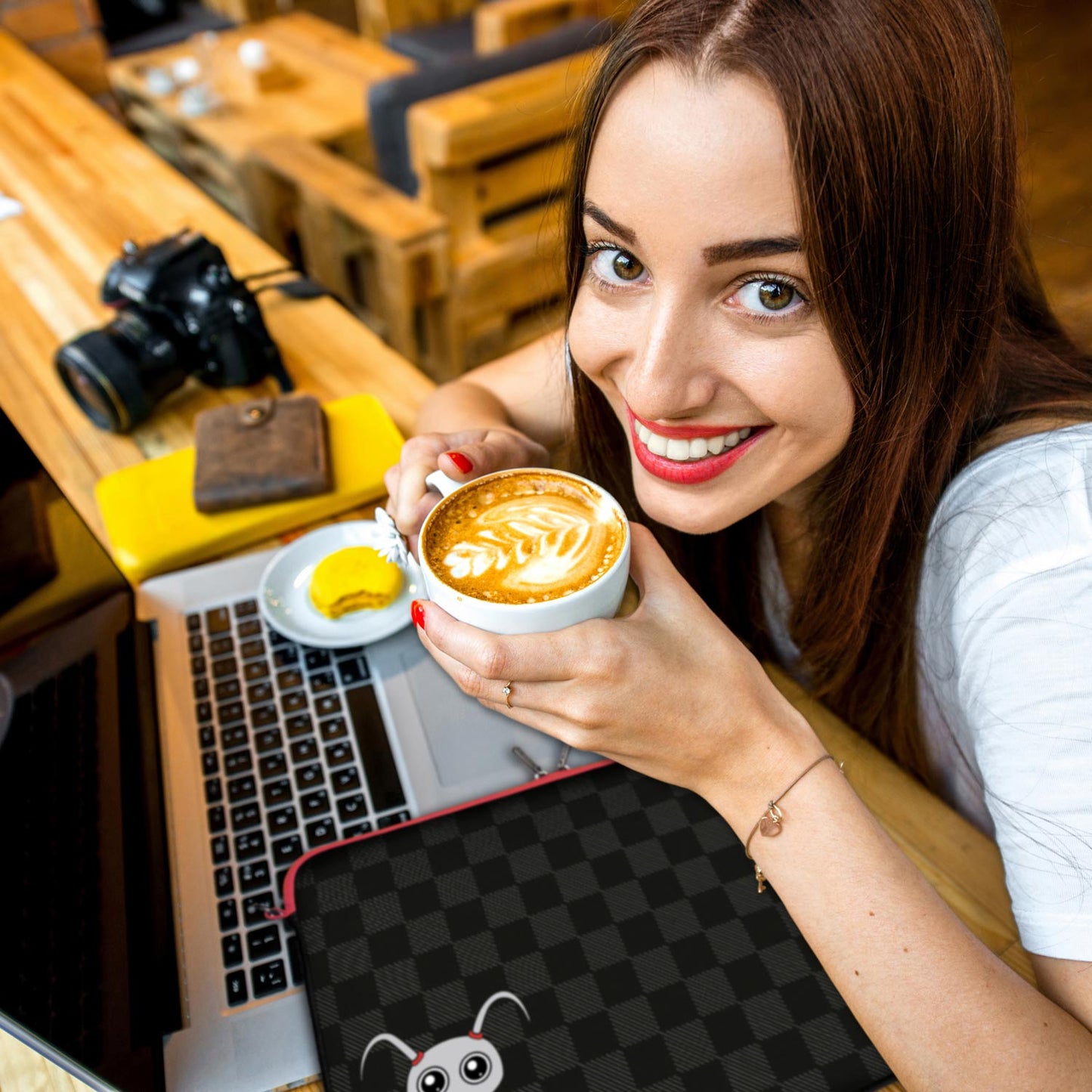 Das Anti-Shock-System der LS160 Filly Designer Tasche bewahrt Ihren Laptop vor leichten Stößen und Erschütterungen