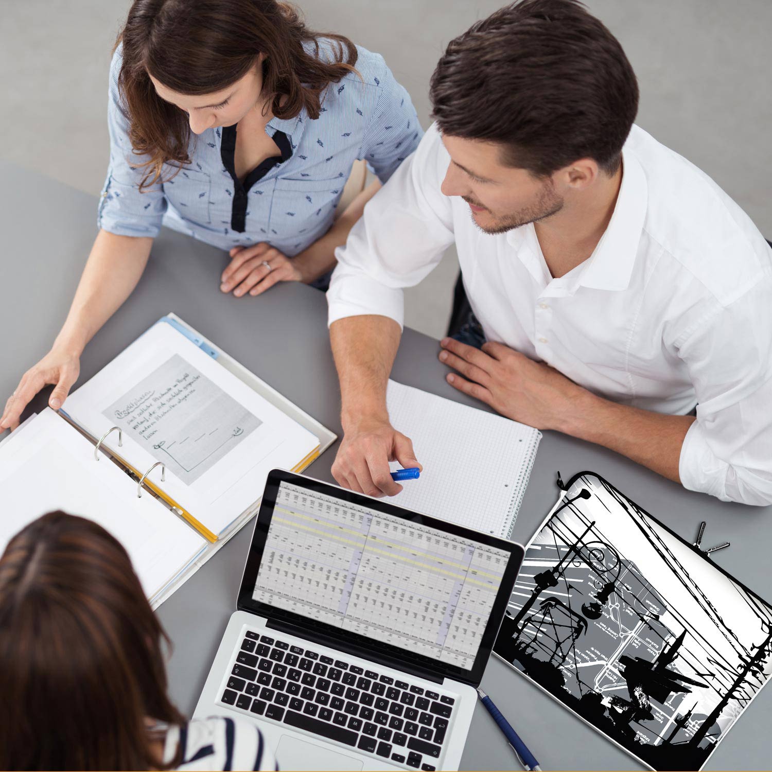 LS124 CityLife Designer Laptop Schutzhülle in grau-weiß als Business-Zubehör im Büro, bei Kunden und auf Dienstreisen