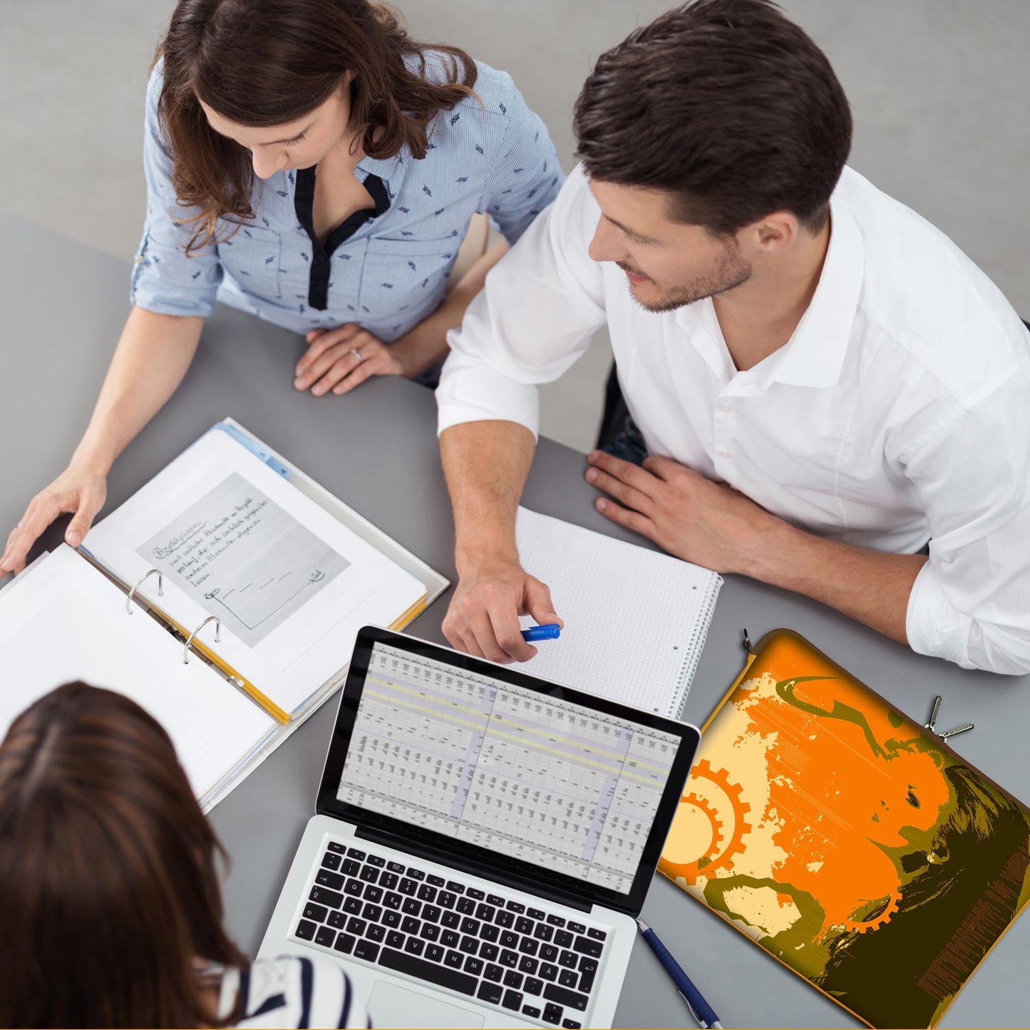 LS128 Sun Designer Schutzhülle für Laptop in orange als Business-Zubehör im Büro, bei Kunden und auf Dienstreisen