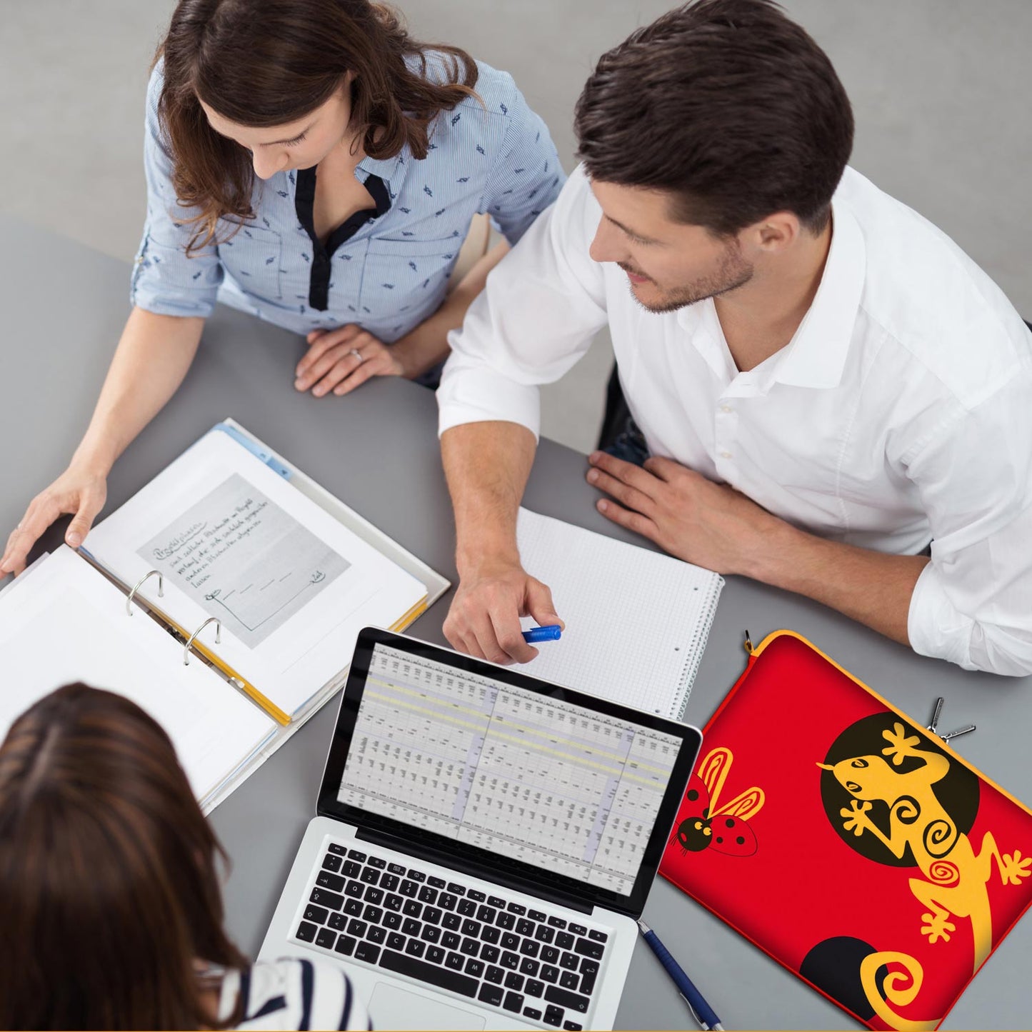 LS145 Lady Beetle Designer Laptop Schutzhülle in rot als Business-Zubehör im Büro, bei Kunden und auf Dienstreisen