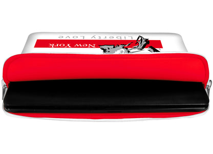Innenansicht mit Schutzlippen der LS135 New York Designer Laptop Tasche in rot aus wasserabweisendem Neopren