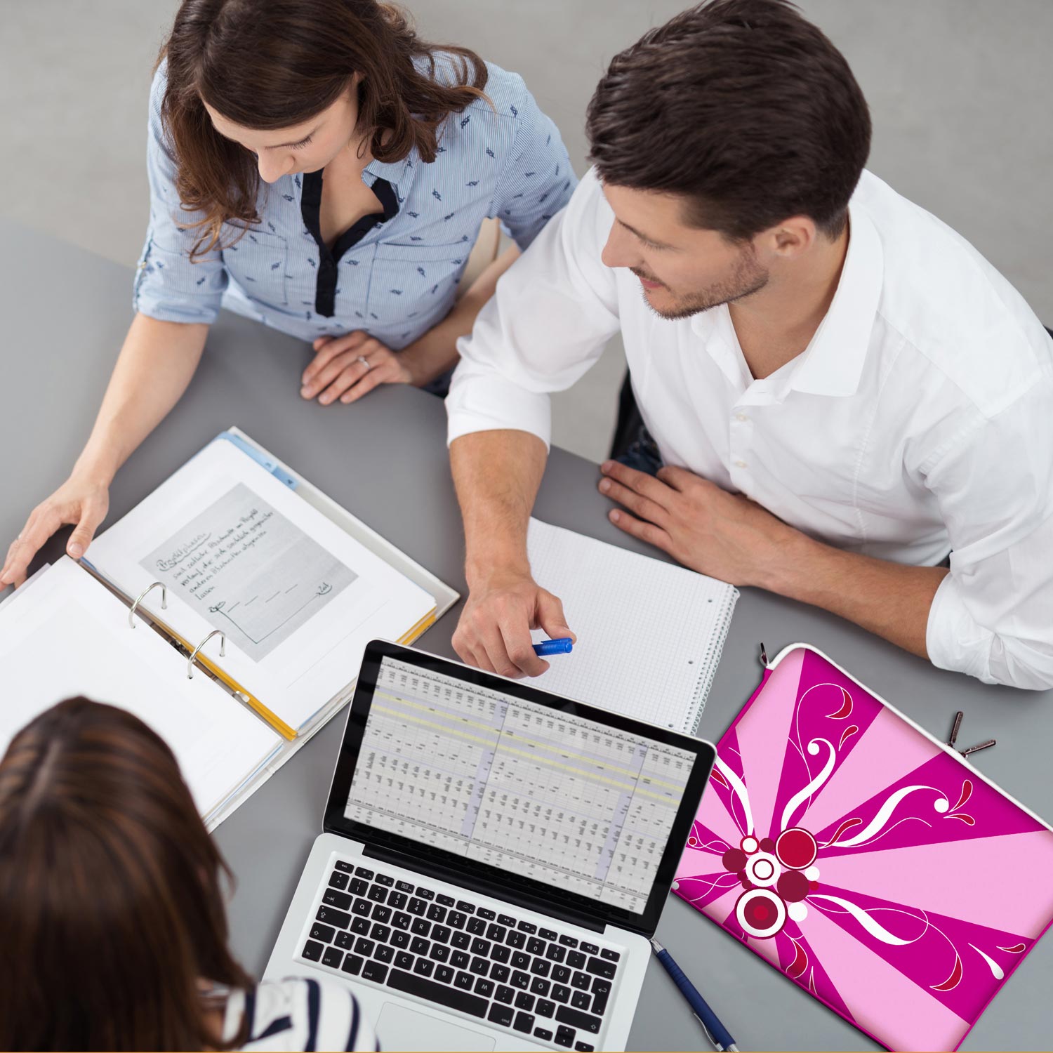 LS155 Magic Rays Laptop Schutzhülle in pink als Business-Zubehör im Büro, bei Kunden und auf Dienstreisen